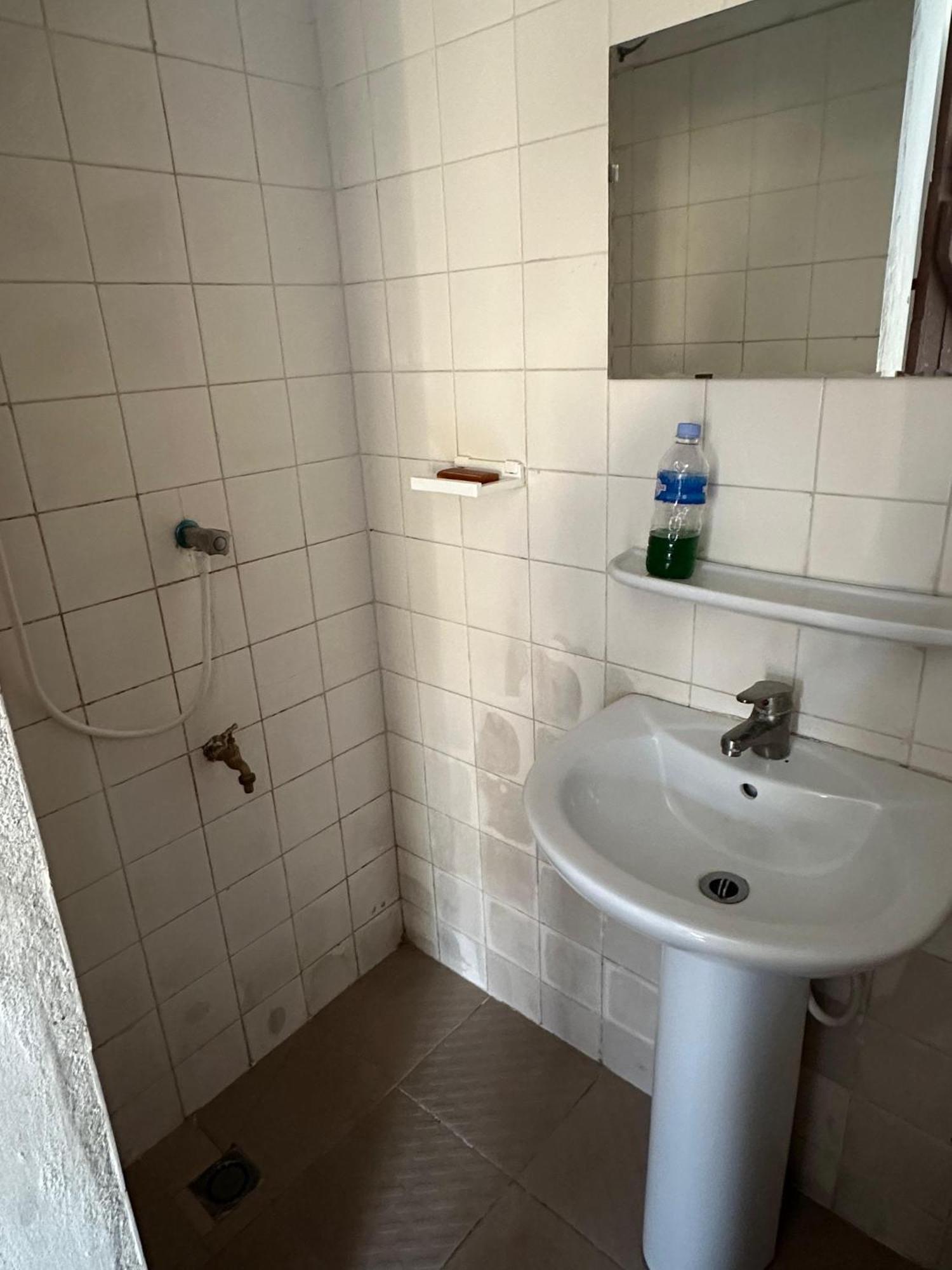 La Guesthouse Etoile Cotonou Exteriör bild