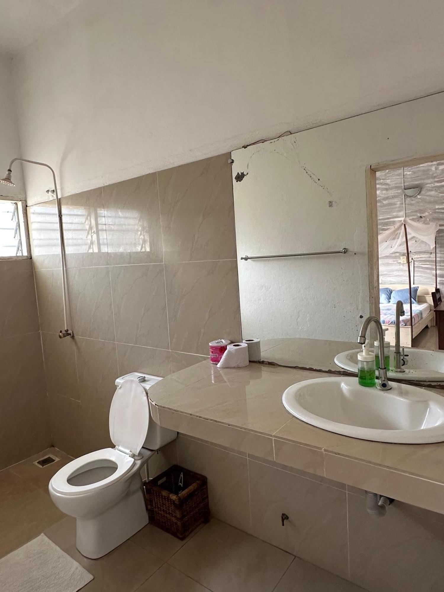 La Guesthouse Etoile Cotonou Exteriör bild