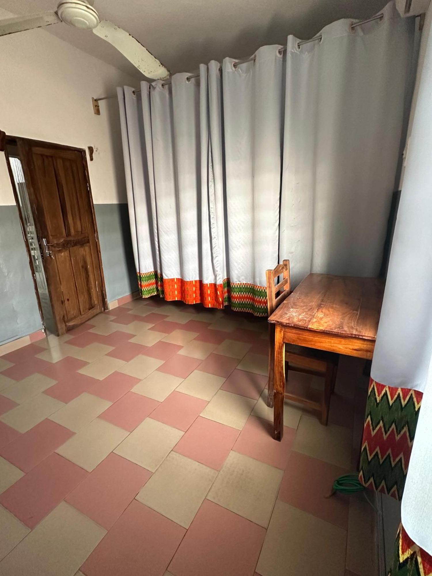 La Guesthouse Etoile Cotonou Exteriör bild